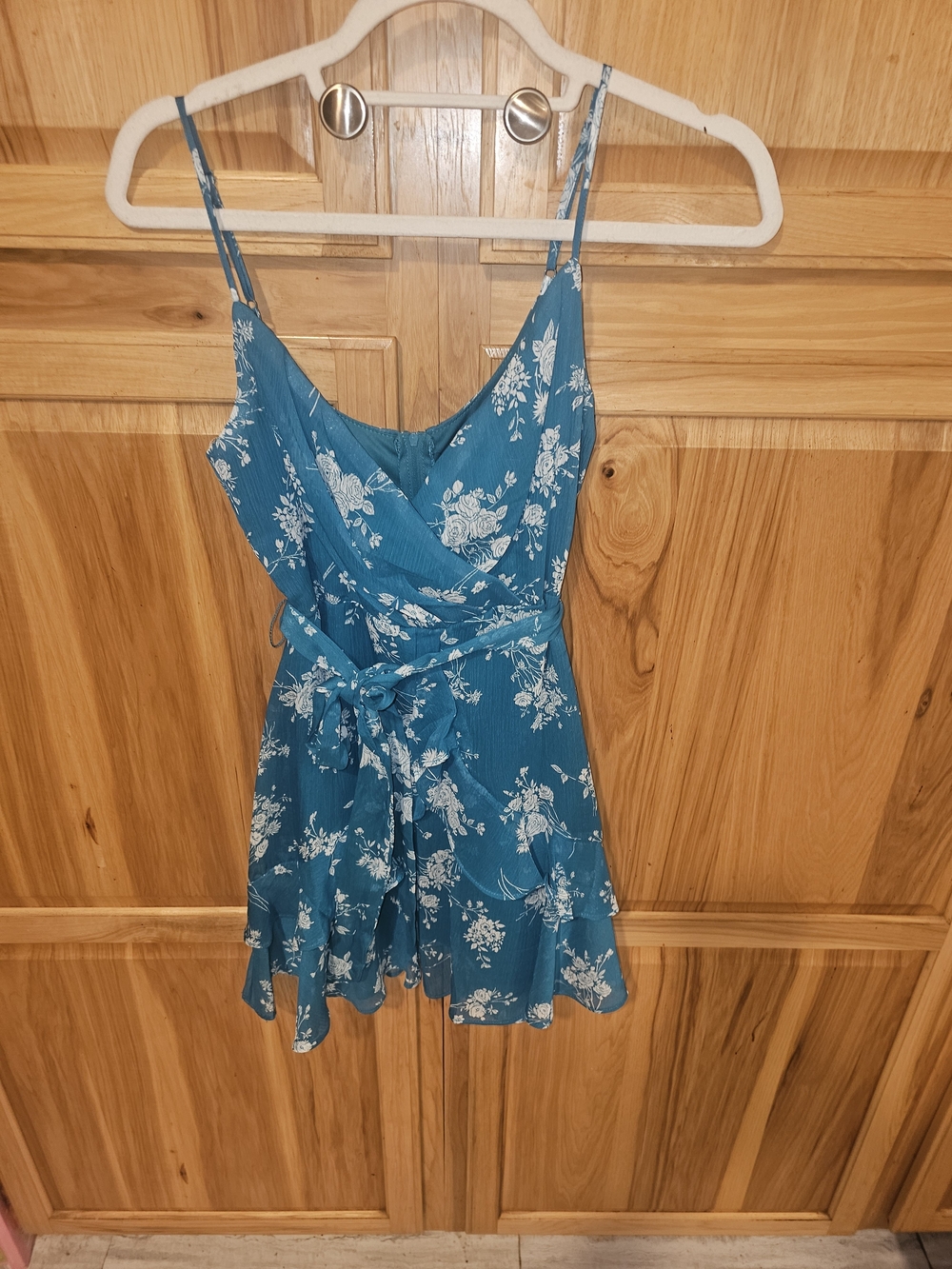 B. Smart Teal Floral Sleeveless Dress